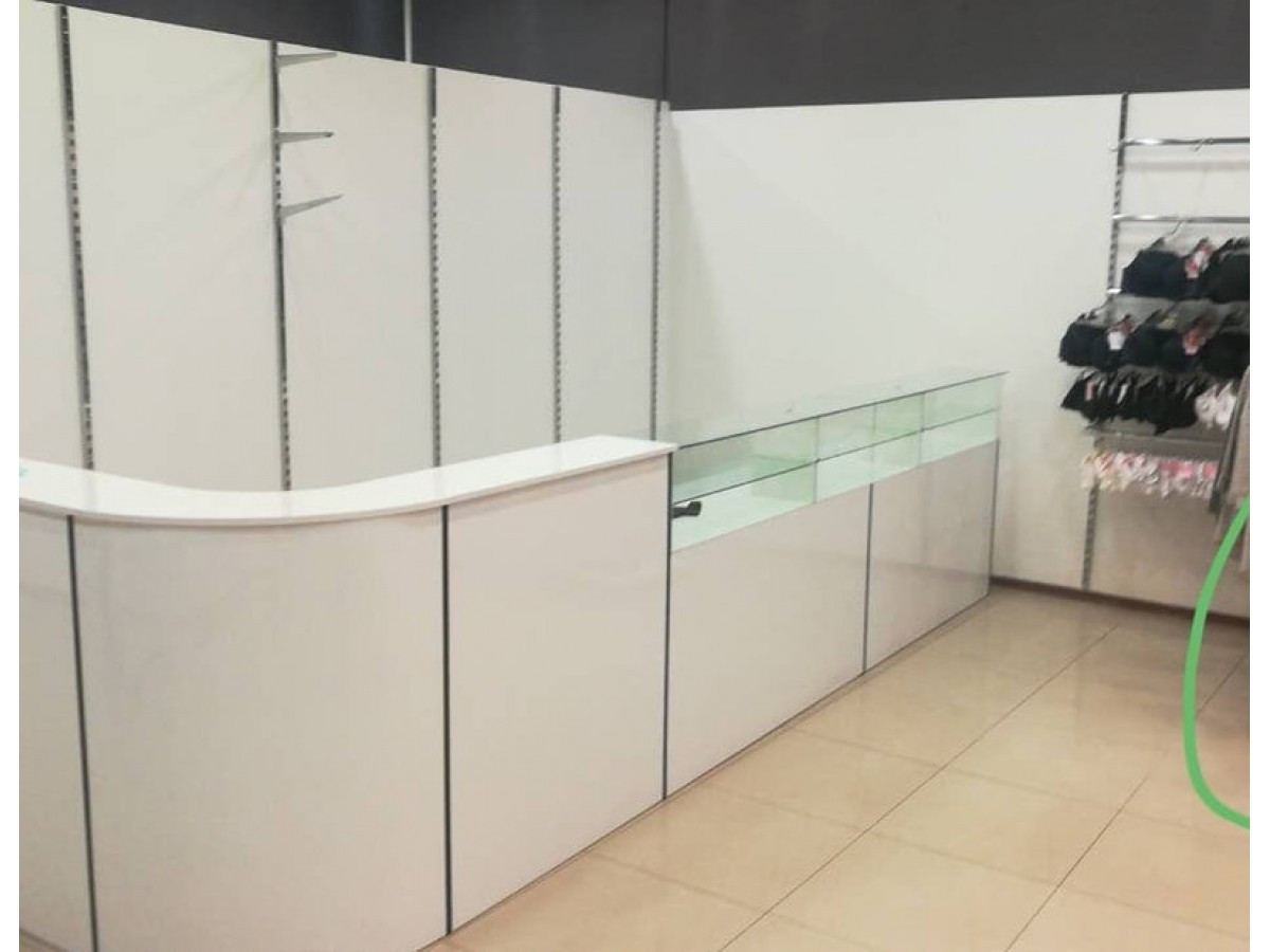 Торговая мебель Лонан на заказ в Ялте фотография